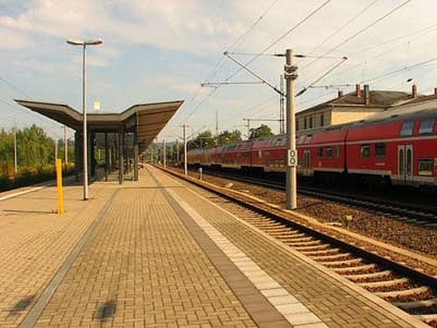 Bahnhof Pirna, Bahnsteig 1 und 2