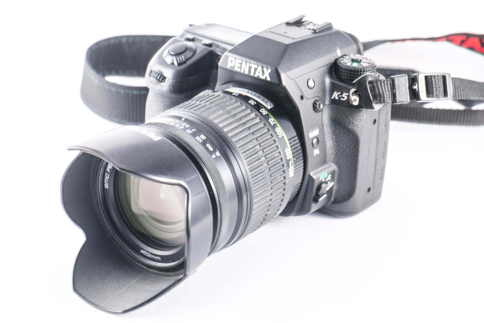 Pentax K5 mit
                  18-250-Zoom-Objektiv